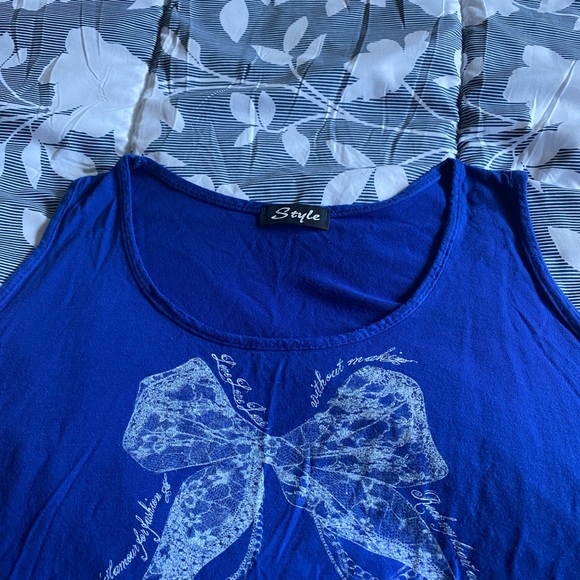 Hanging Blouse - Picture 4 of 8